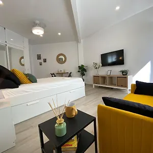 https://estudio-con-piscina-y-playa.1costadelsol.com